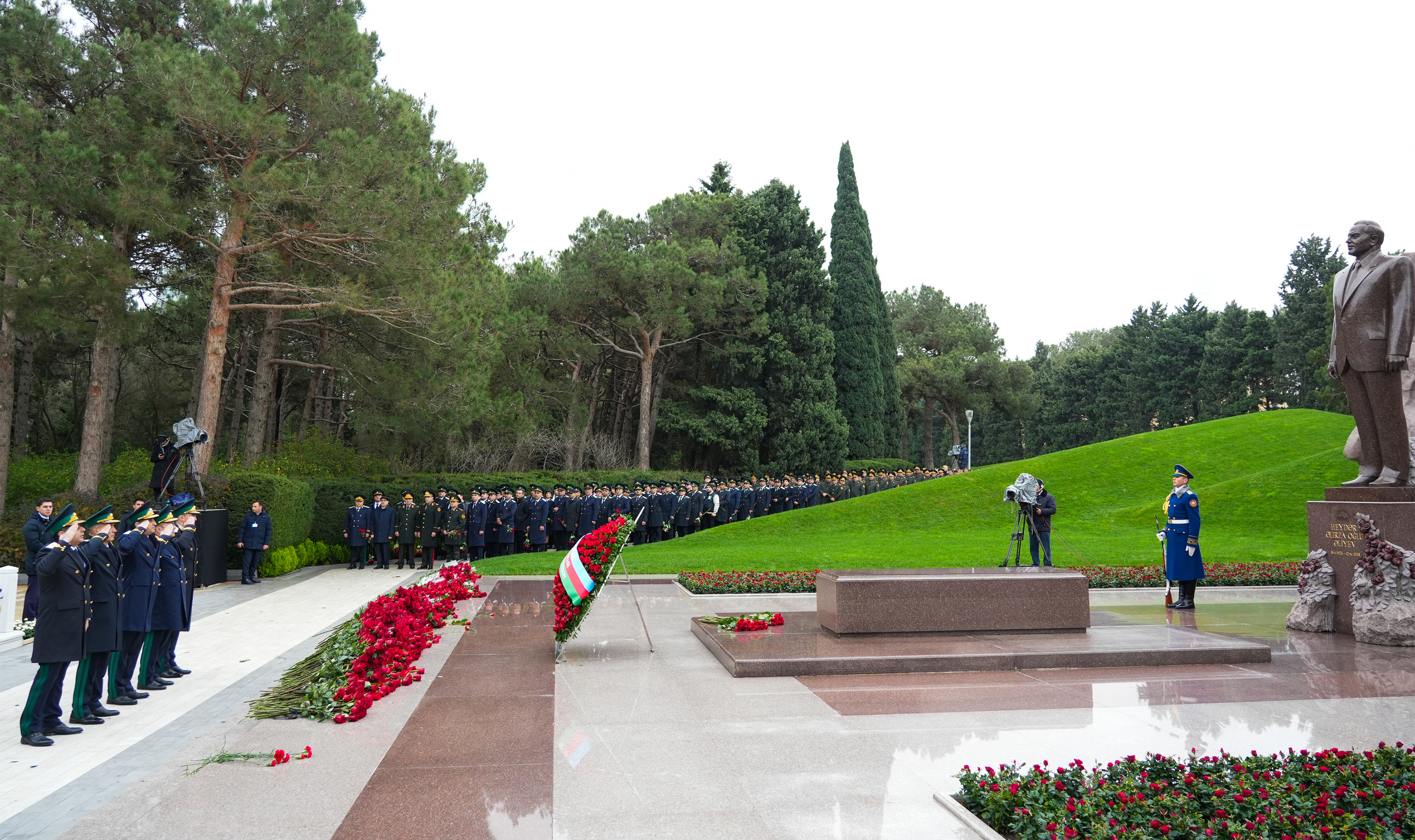 Ədliyyə Nazirliyində Ulu Öndər Heydər Əliyevin xatirəsi anılıb