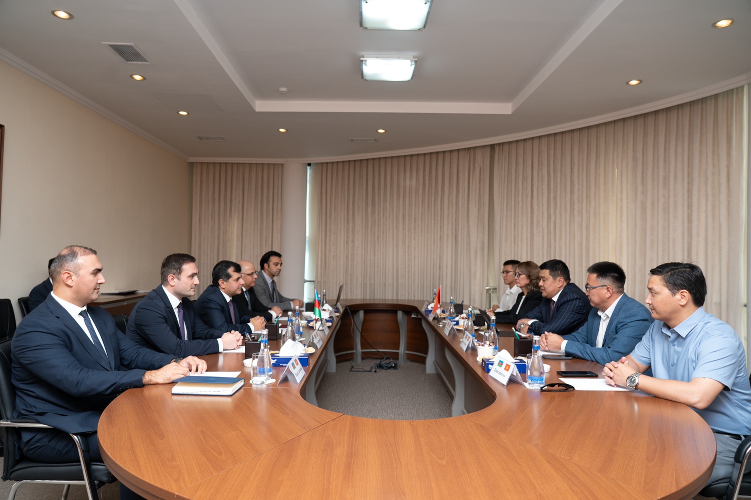 Qırğız nümayəndə heyəti ədliyyə sahəsində Azərbaycanın təcrübəsini öyrənmək üçün ölkəmizə səfər edib