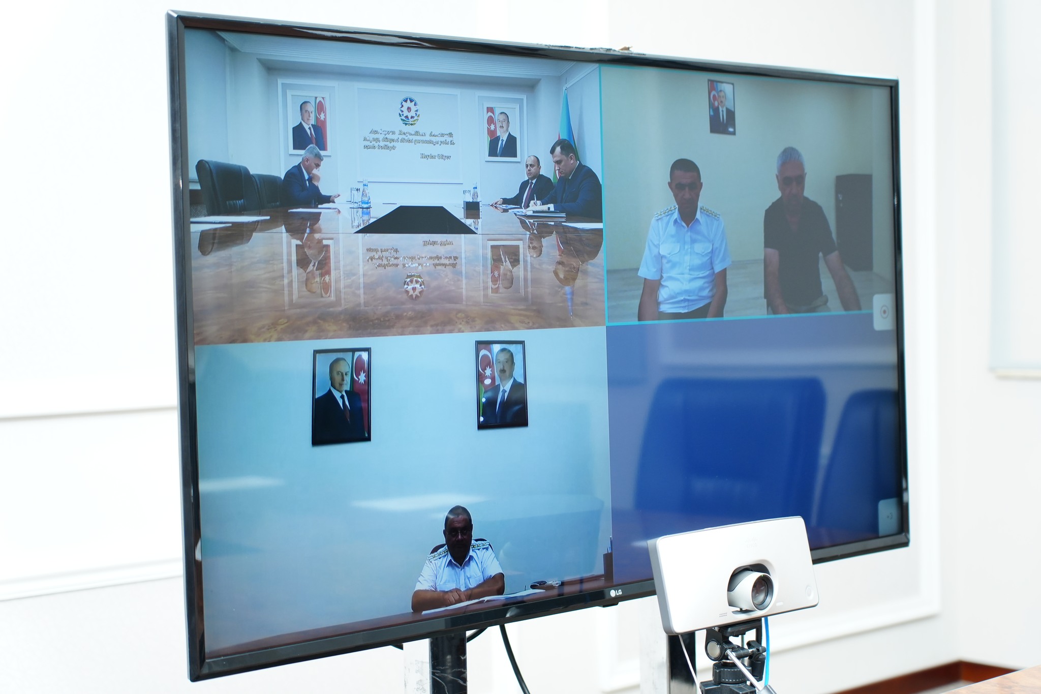 Ədliyyə nazirinin müavini Mübariz Əhmədov bölgələrdə yaşayan vətəndaşların müraciətlərini dinləyib