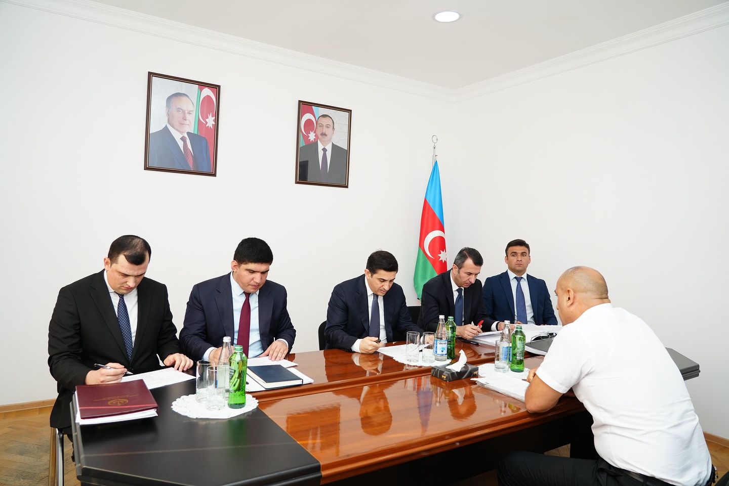 Nazir Fərid Əhmədov Ağsu şəhərində vətəndaşları qəbul edib