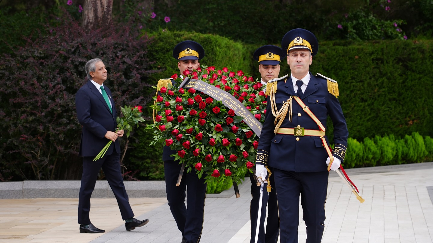 Ədliyyə naziri Fərid Əhmədov pakistanlı həmkarı ilə görüşüb