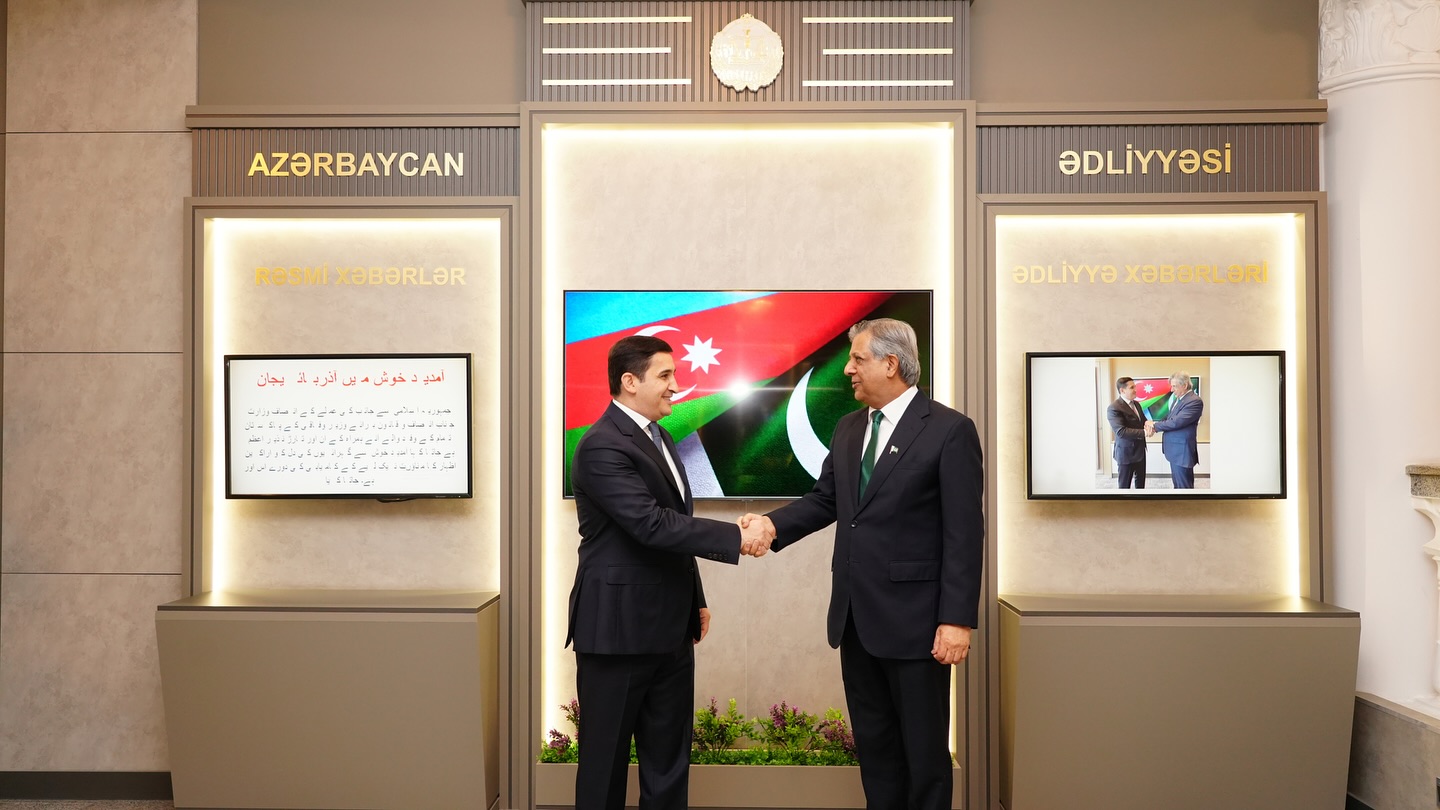 Ədliyyə naziri Fərid Əhmədov pakistanlı həmkarı ilə görüşüb