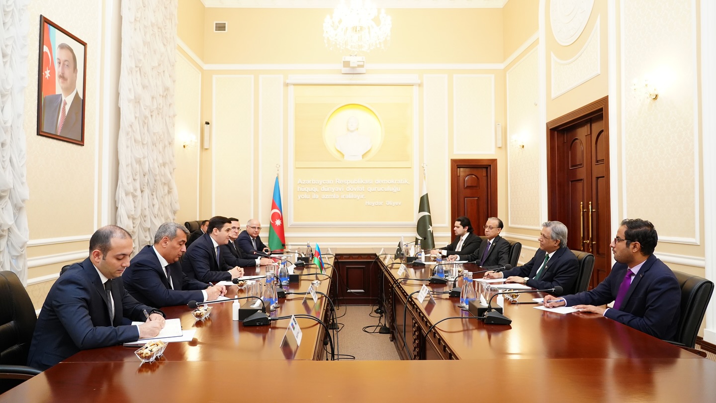 Ədliyyə naziri Fərid Əhmədov pakistanlı həmkarı ilə görüşüb