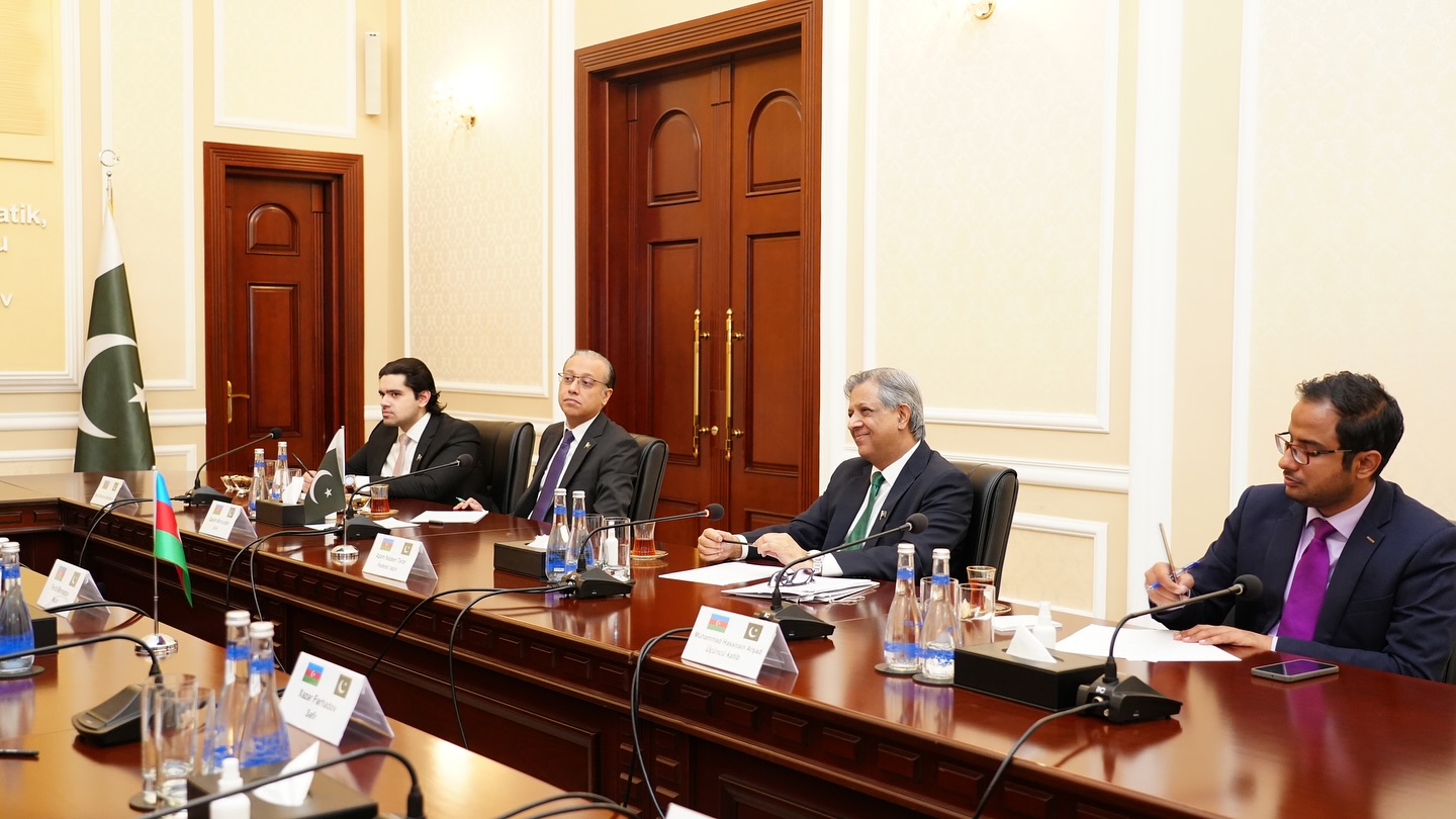 Ədliyyə naziri Fərid Əhmədov pakistanlı həmkarı ilə görüşüb