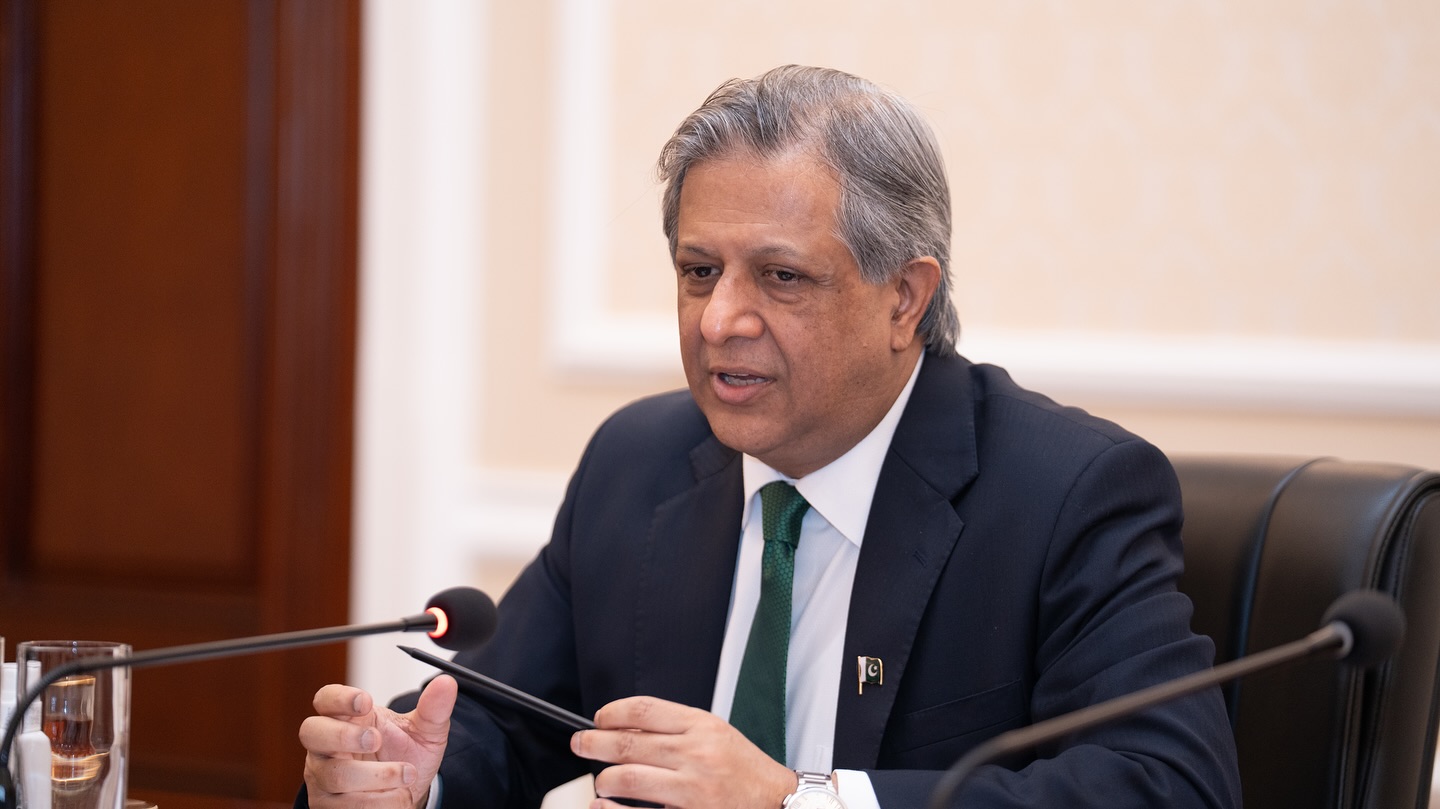 Ədliyyə naziri Fərid Əhmədov pakistanlı həmkarı ilə görüşüb