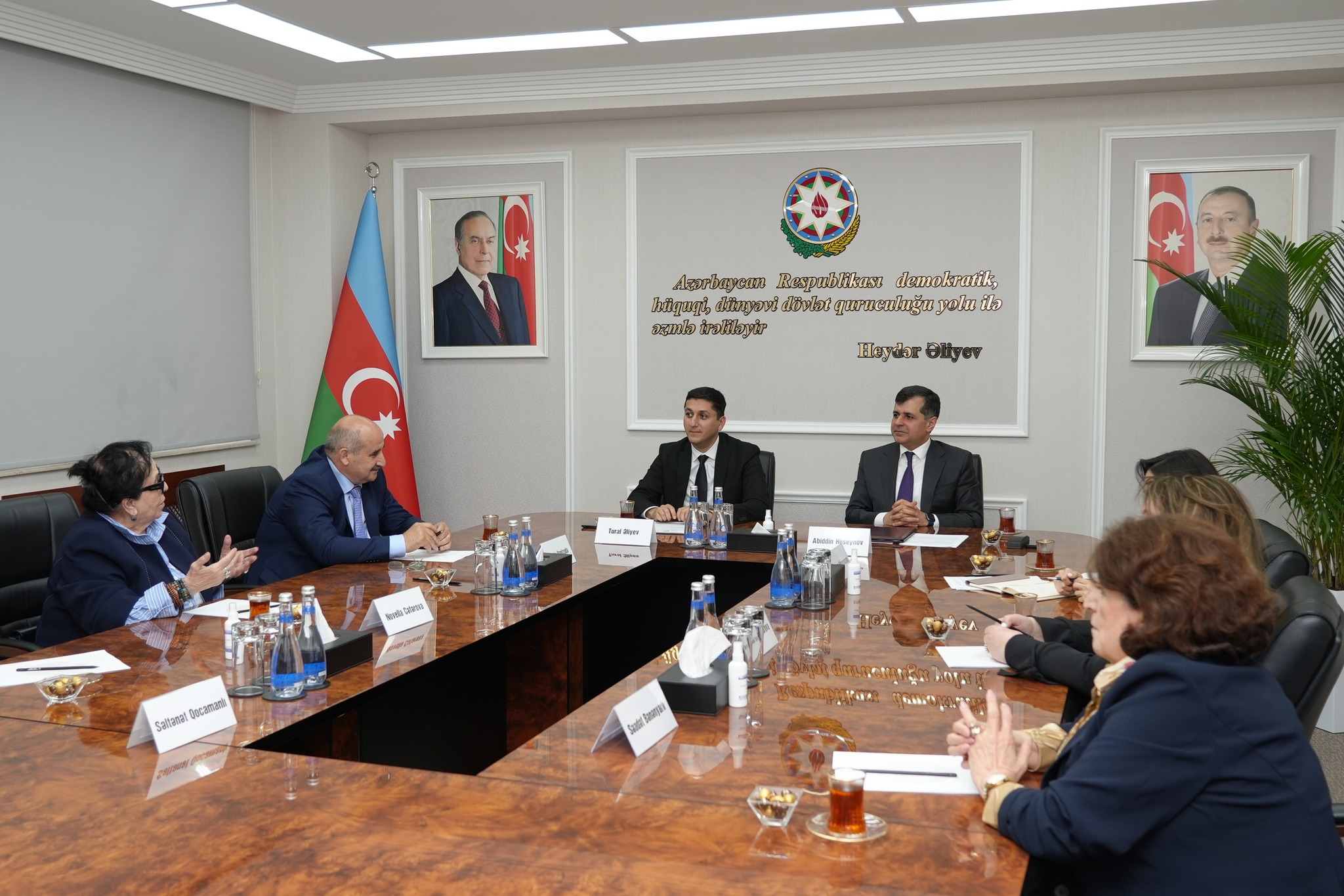 Prezident Administrasiyasının nümayəndəsi Ədliyyə Nazirliyi yanında İctimai şuranın üzvləri ilə görüşüb