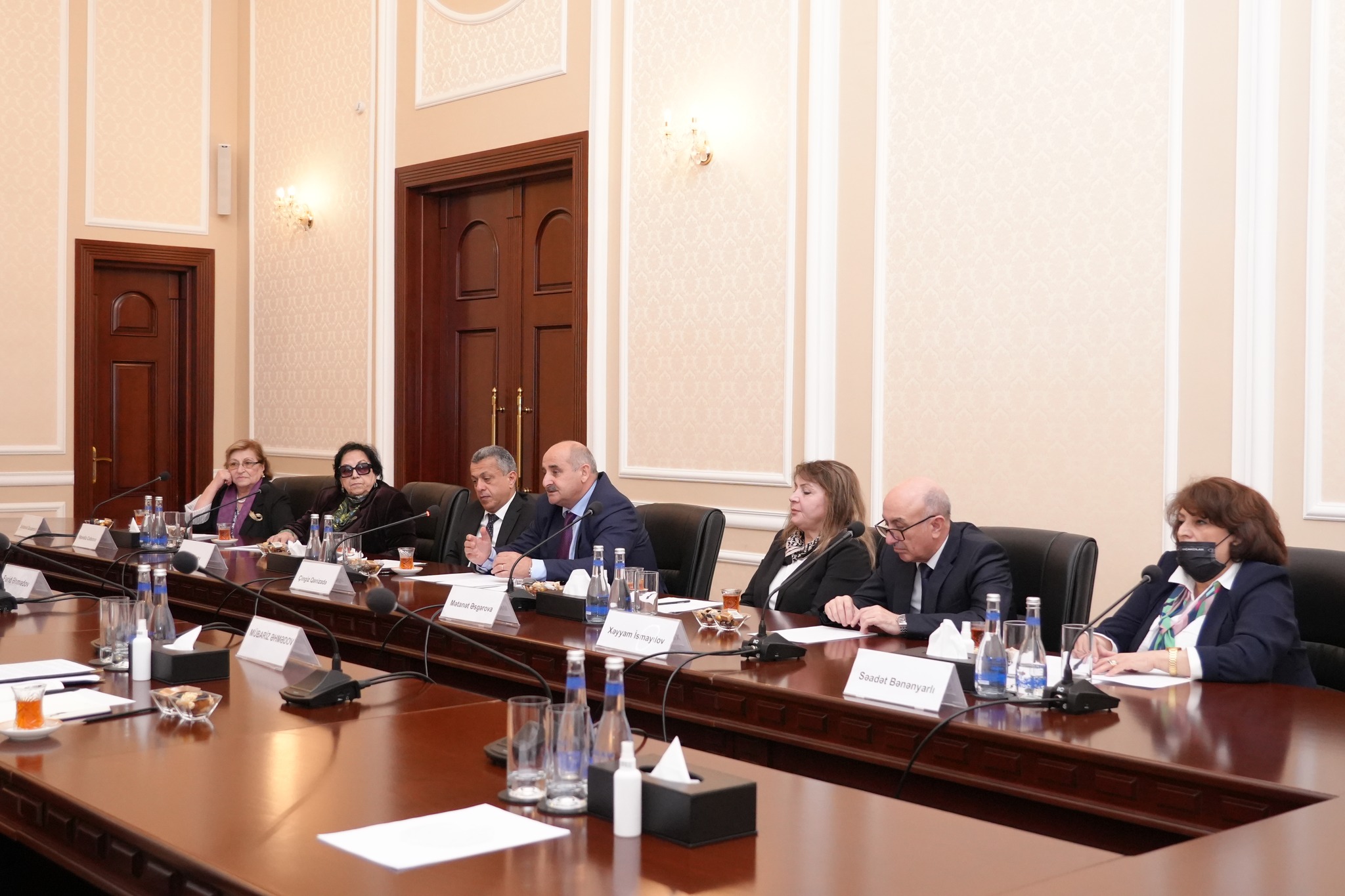 Nazir Fərid Əhmədov Ədliyyə Nazirliyi yanında İctimai şuranın üzvləri ilə görüşüb