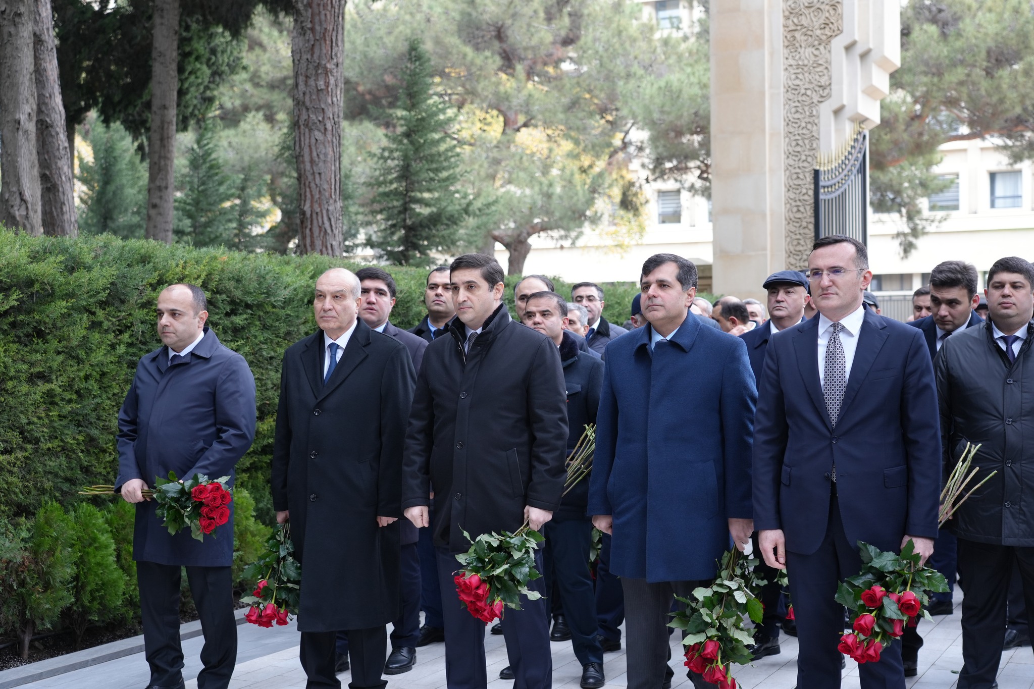 Nazirliyin kollektivi Ümummilli Lider Heydər Əliyevin məzarını ziyarət edib