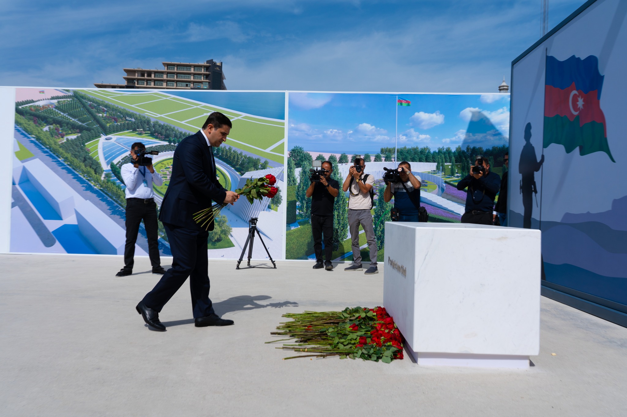 Ədliyyə Nazirliyinin kollektivi Anım Gününü qeyd edib