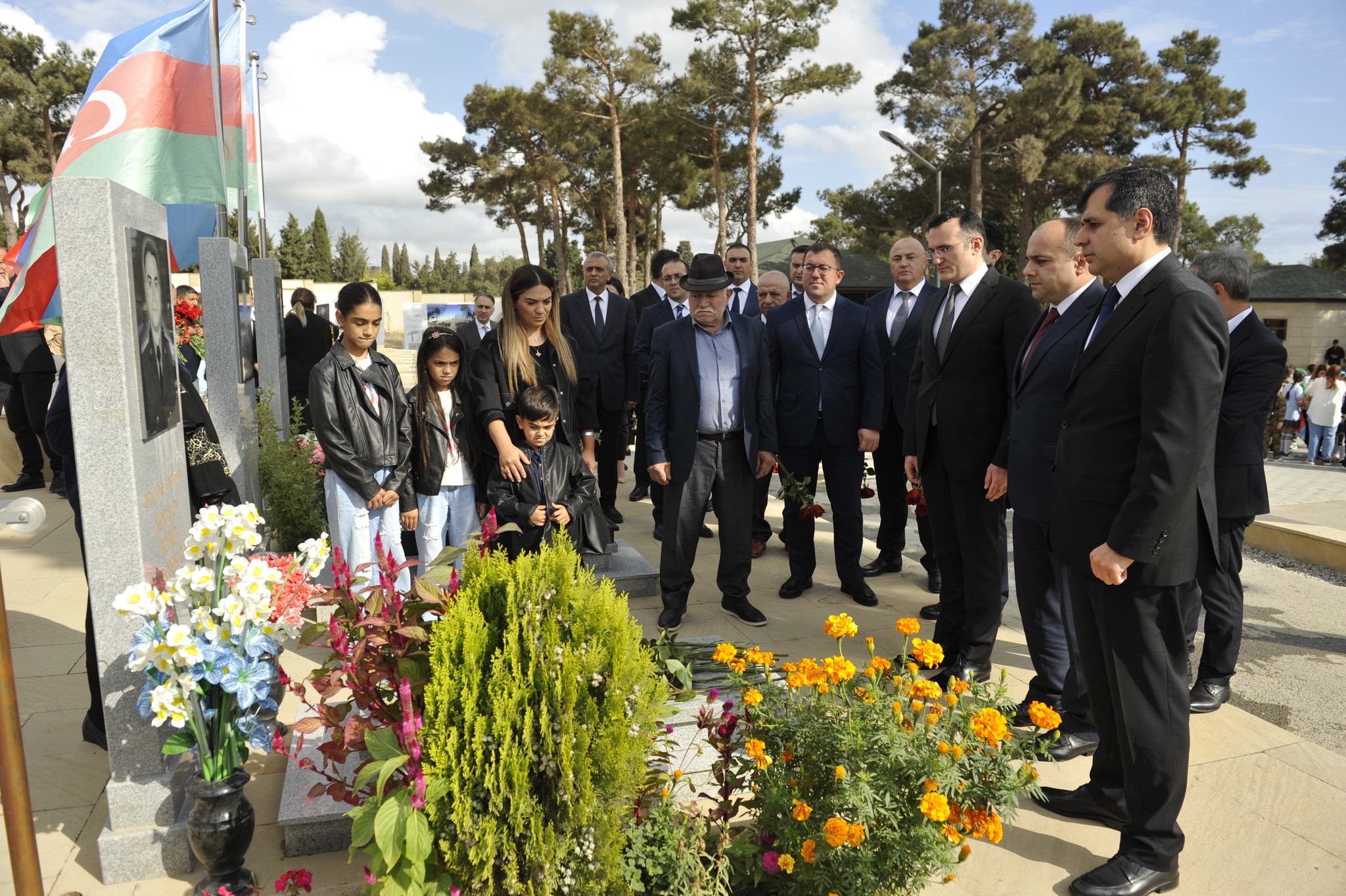 Ədliyyə Nazirliyinin kollektivi Anım Gününü qeyd edib