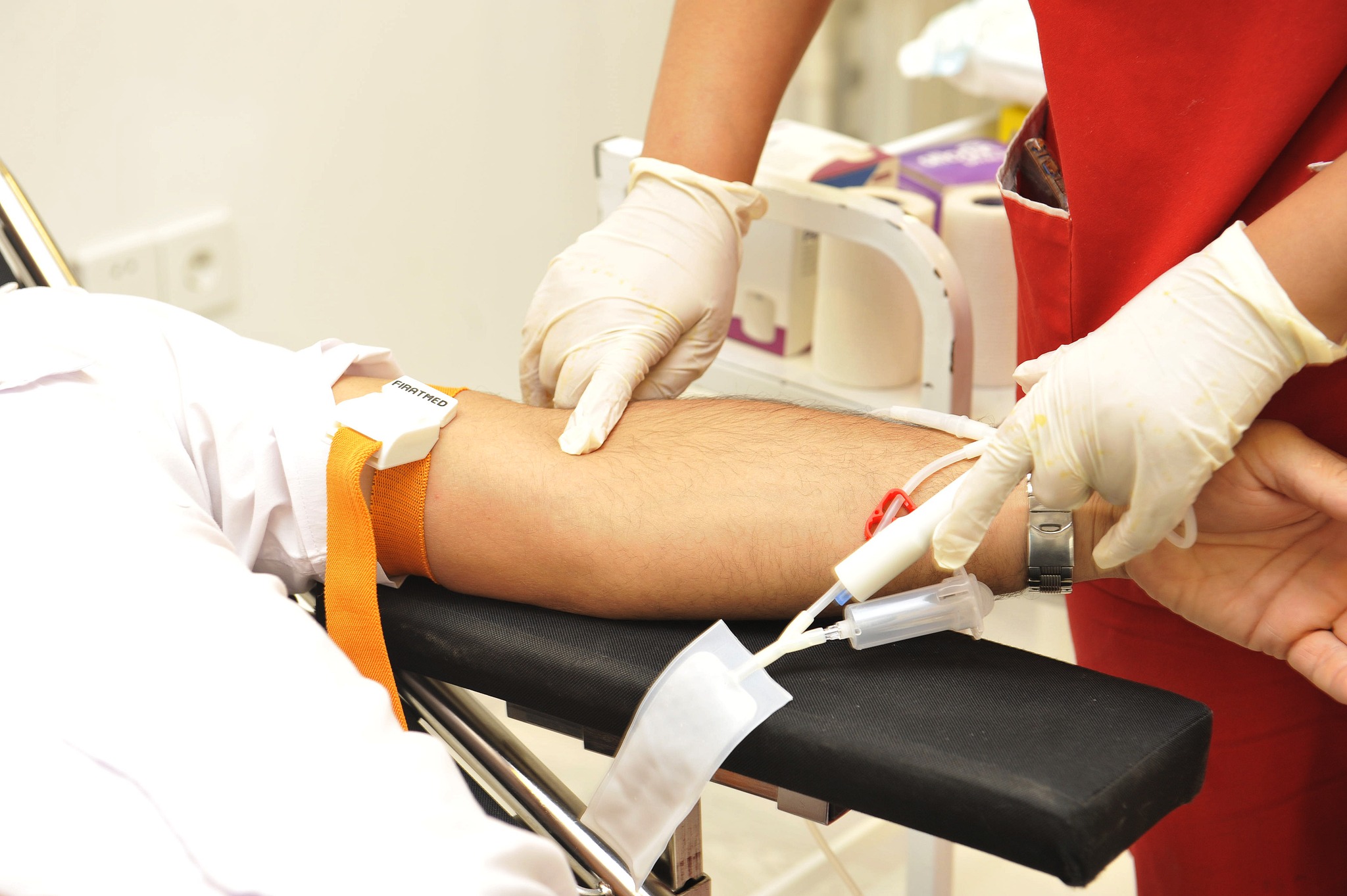 Ədliyyə işçilərinin könüllü qanvermə aksiyası keçirilir