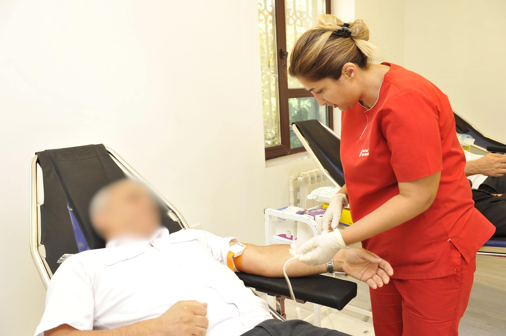 Ədliyyə işçilərinin könüllü qanvermə aksiyası keçirilir