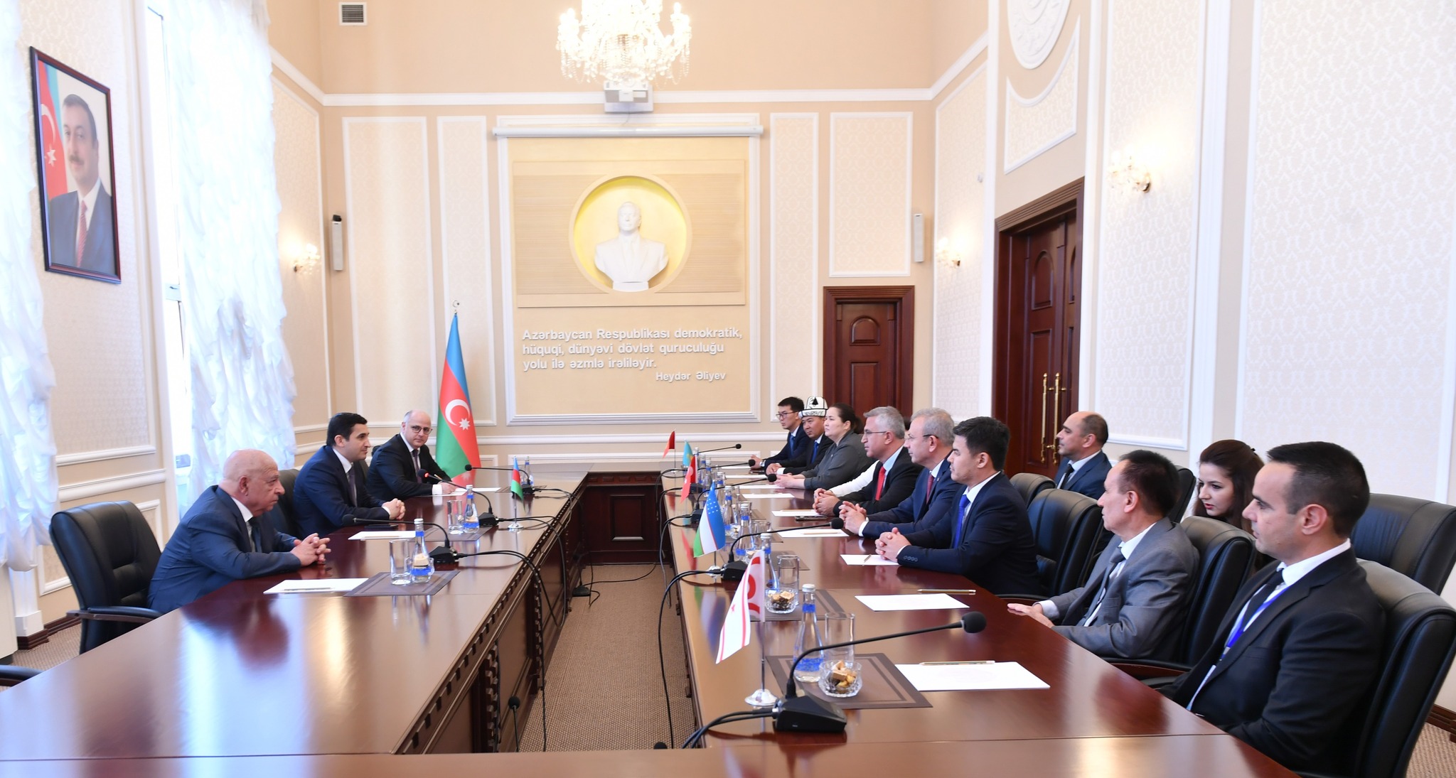 Nazir Türk Ədliyyə Təlim Şəbəkəsinə daxil olan ölkələrin Azərbaycanda səfərdə olan nümayəndə heyəti ilə görüşüb