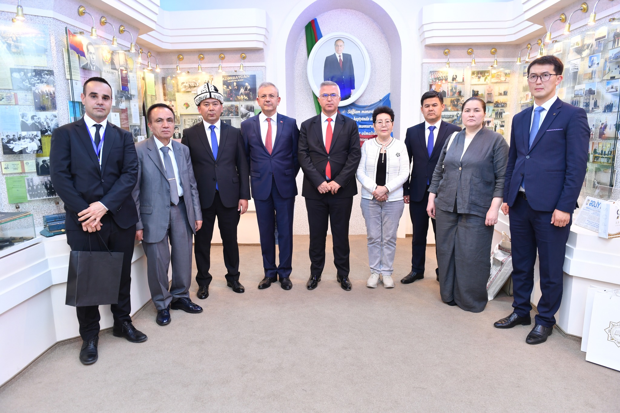 Nazir Türk Ədliyyə Təlim Şəbəkəsinə daxil olan ölkələrin Azərbaycanda səfərdə olan nümayəndə heyəti ilə görüşüb