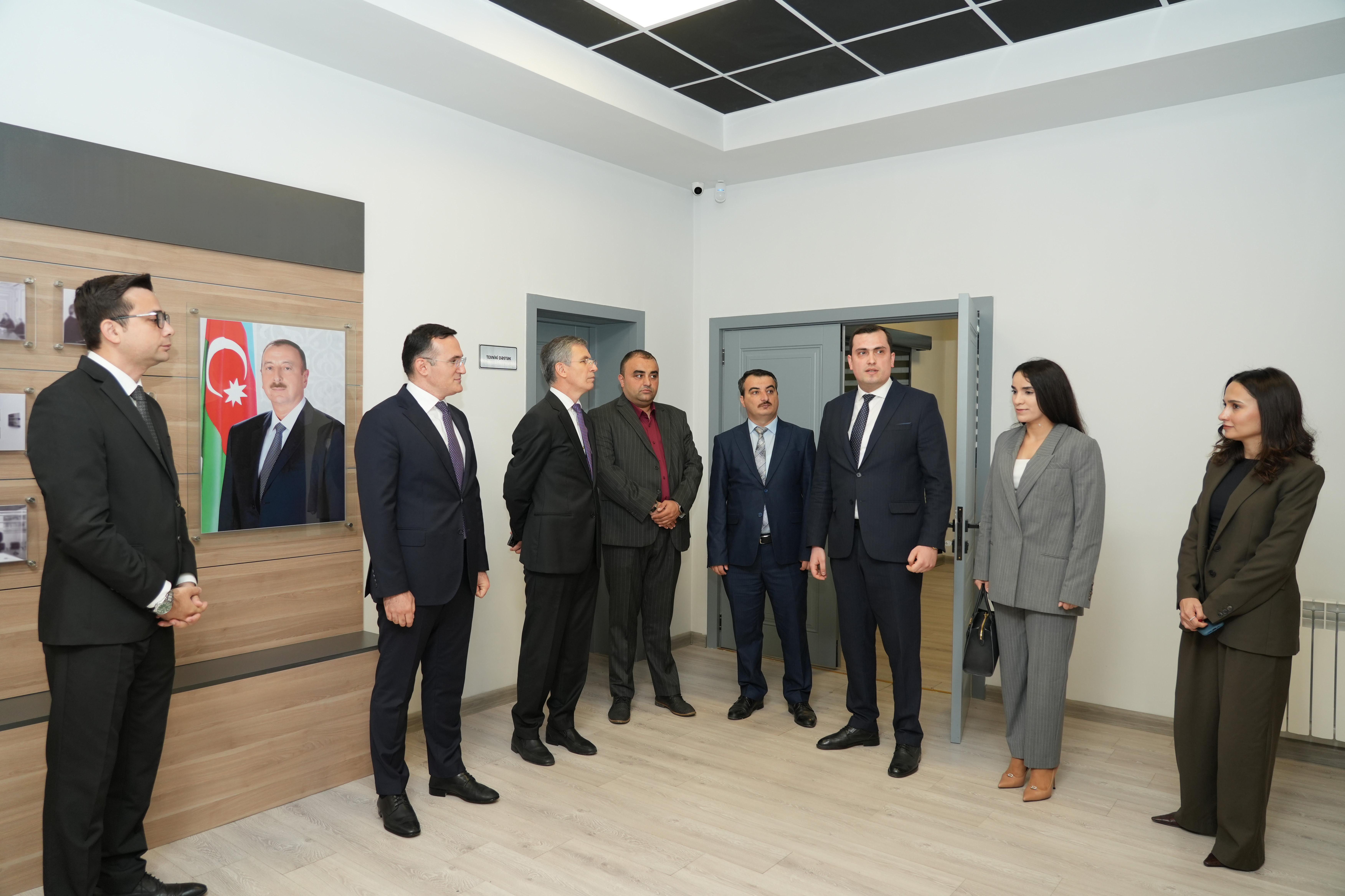 Sosial Tədqiqatlar Mərkəzinin rəhbər heyəti Ədliyyə Nazirliyinin yenilənmiş Çağrı Mərkəzində olub