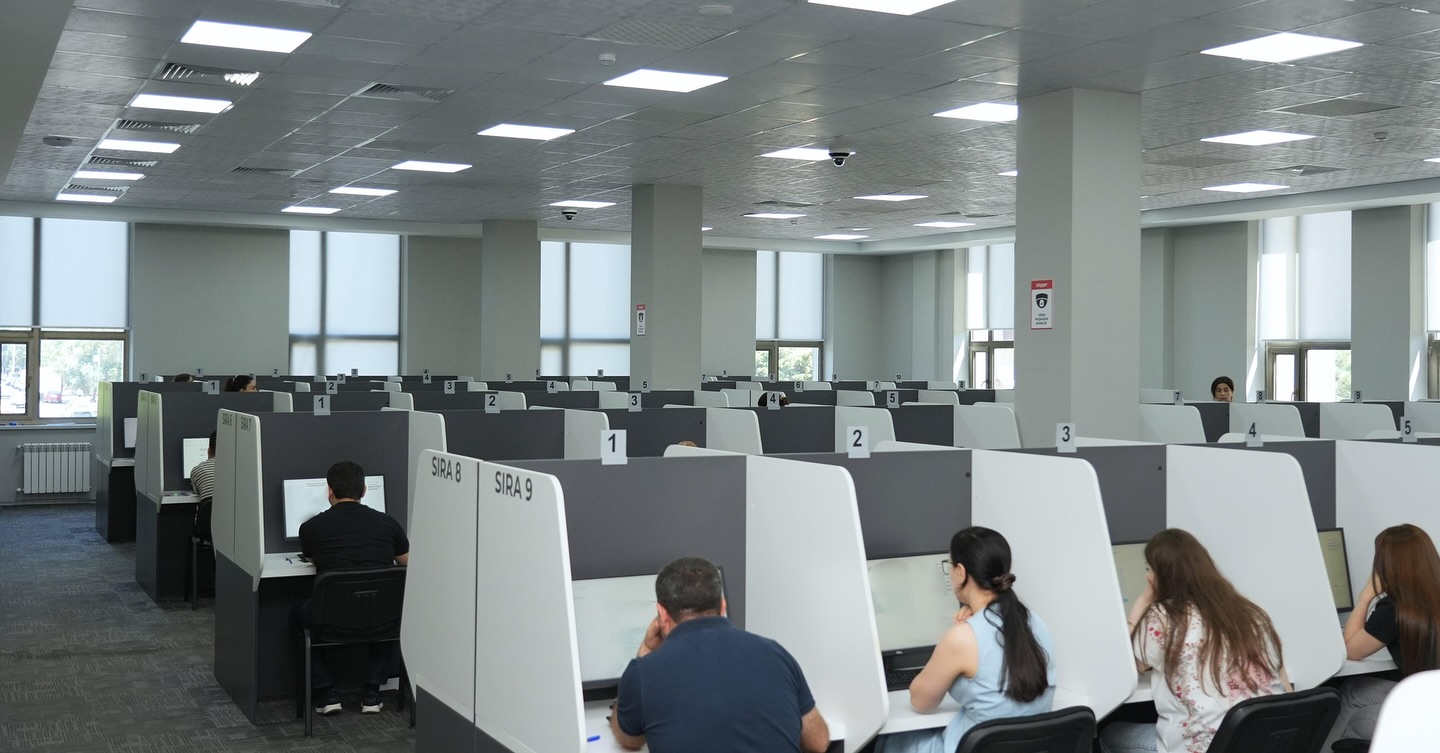 Qulluğa qəbulla bağlı test imtahanı keçirilib