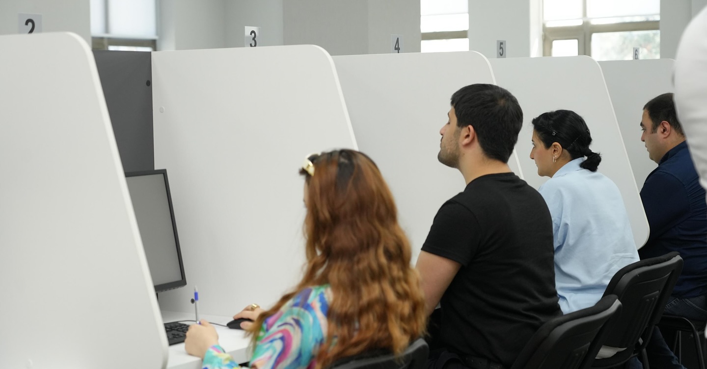 Qulluğa qəbulla bağlı test imtahanı keçirilib