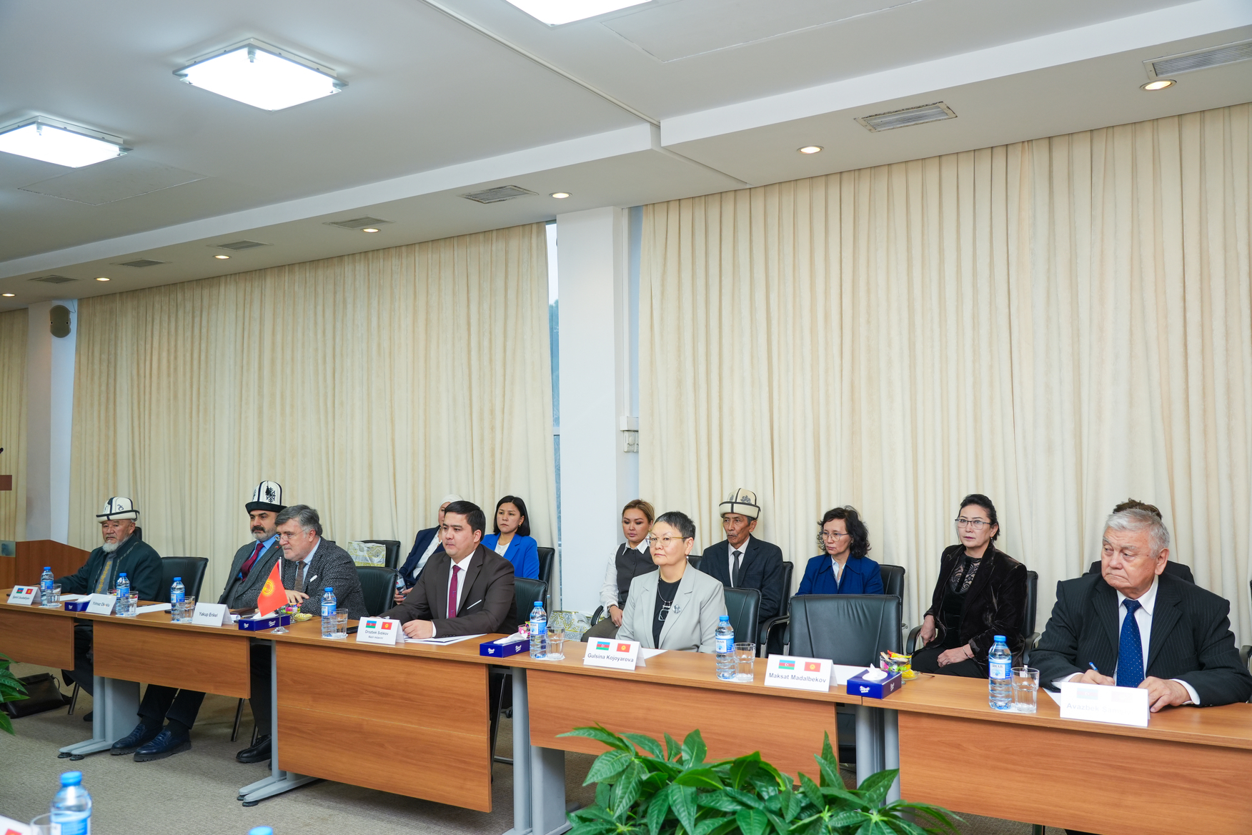 Ədliyyə Nazirliyində Qırğız Respublikasının nümayəndə heyəti ilə görüş keçirilib