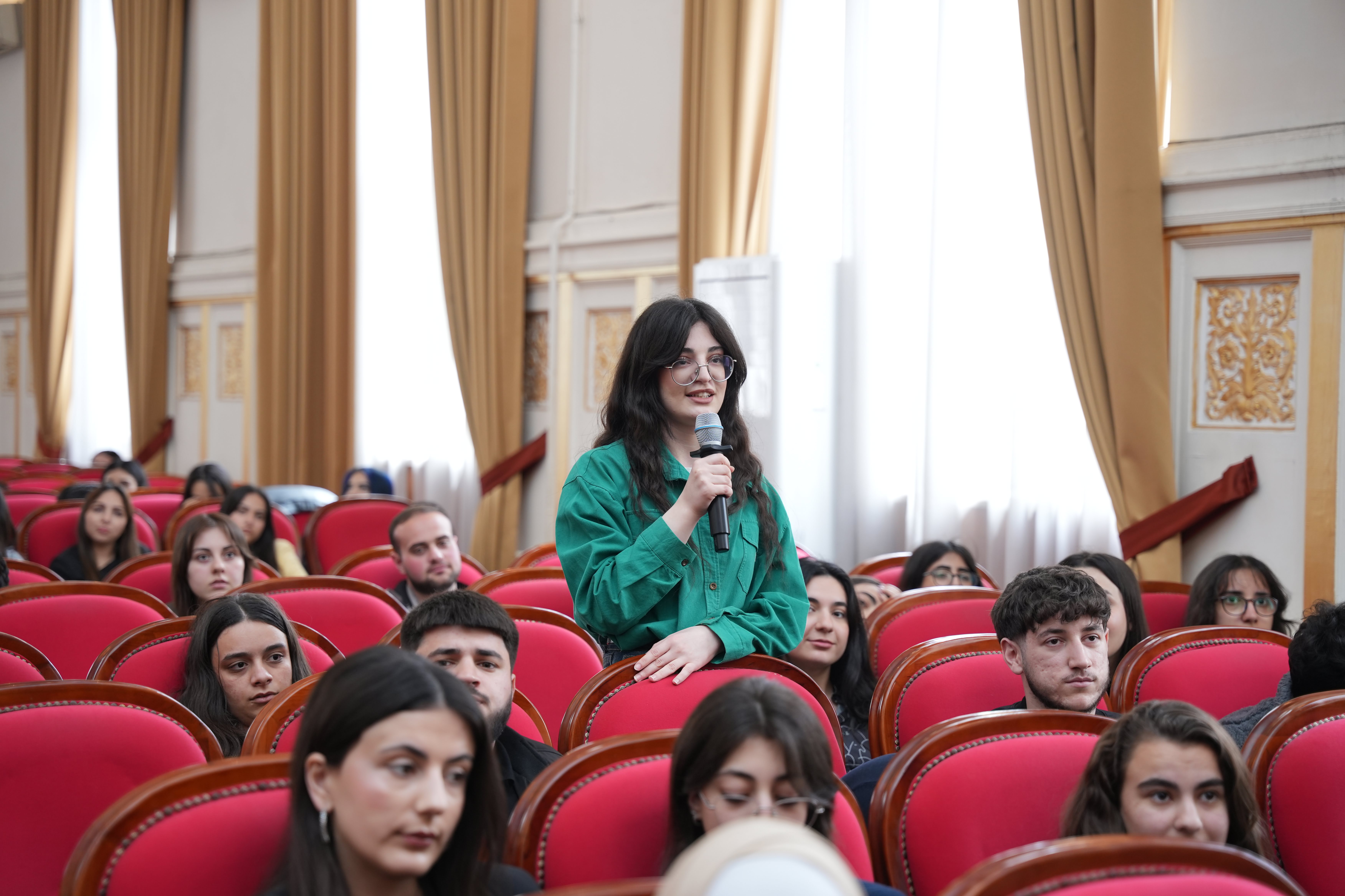 Ali təhsil müəssisələrində ədliyyə orqanlarında karyera imkanları barədə infosessiyalar keçirilir