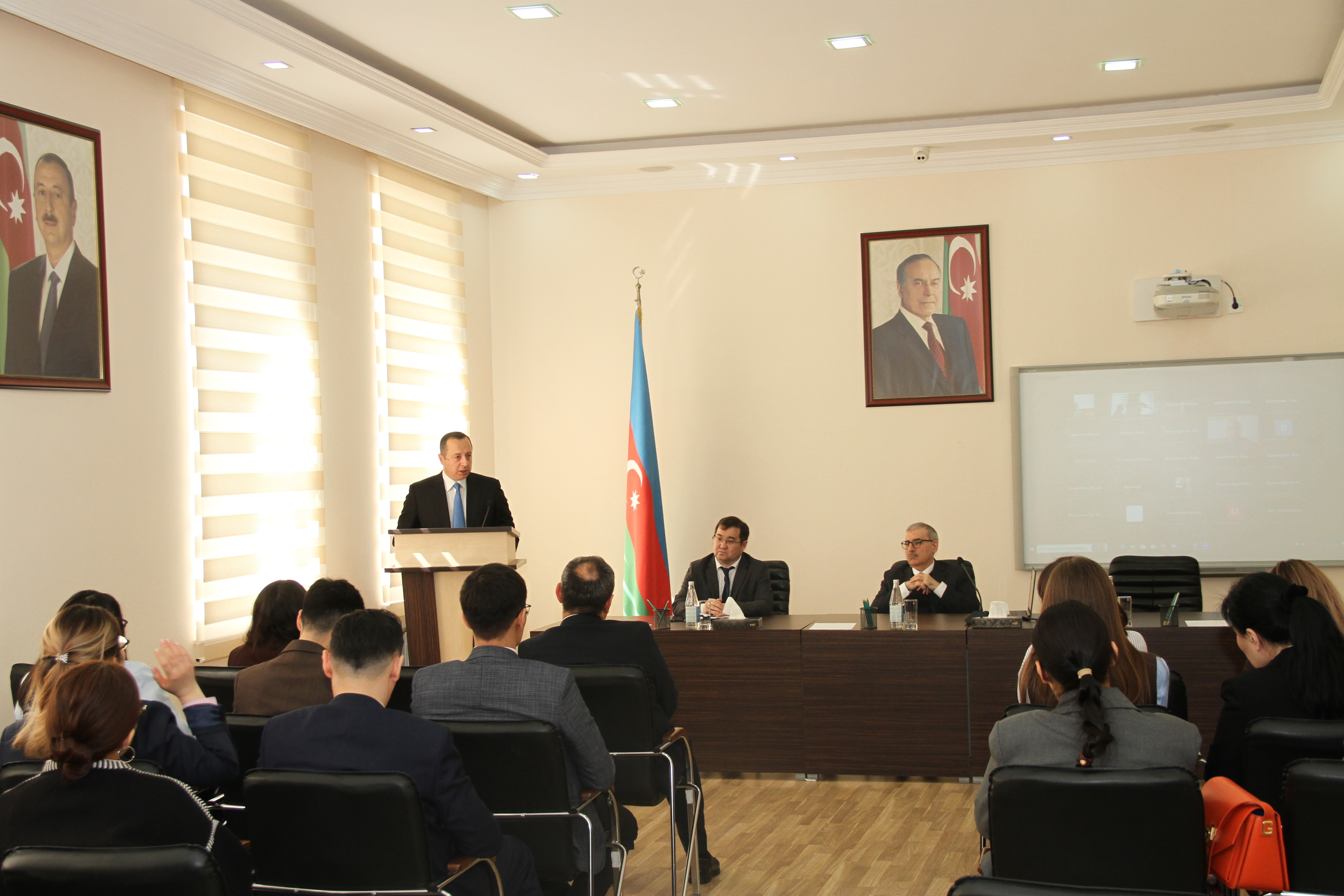 Qazaxıstandan olan hakimliyə namizədlər Ədliyyə Akademiyasında təcrübə keçiblər