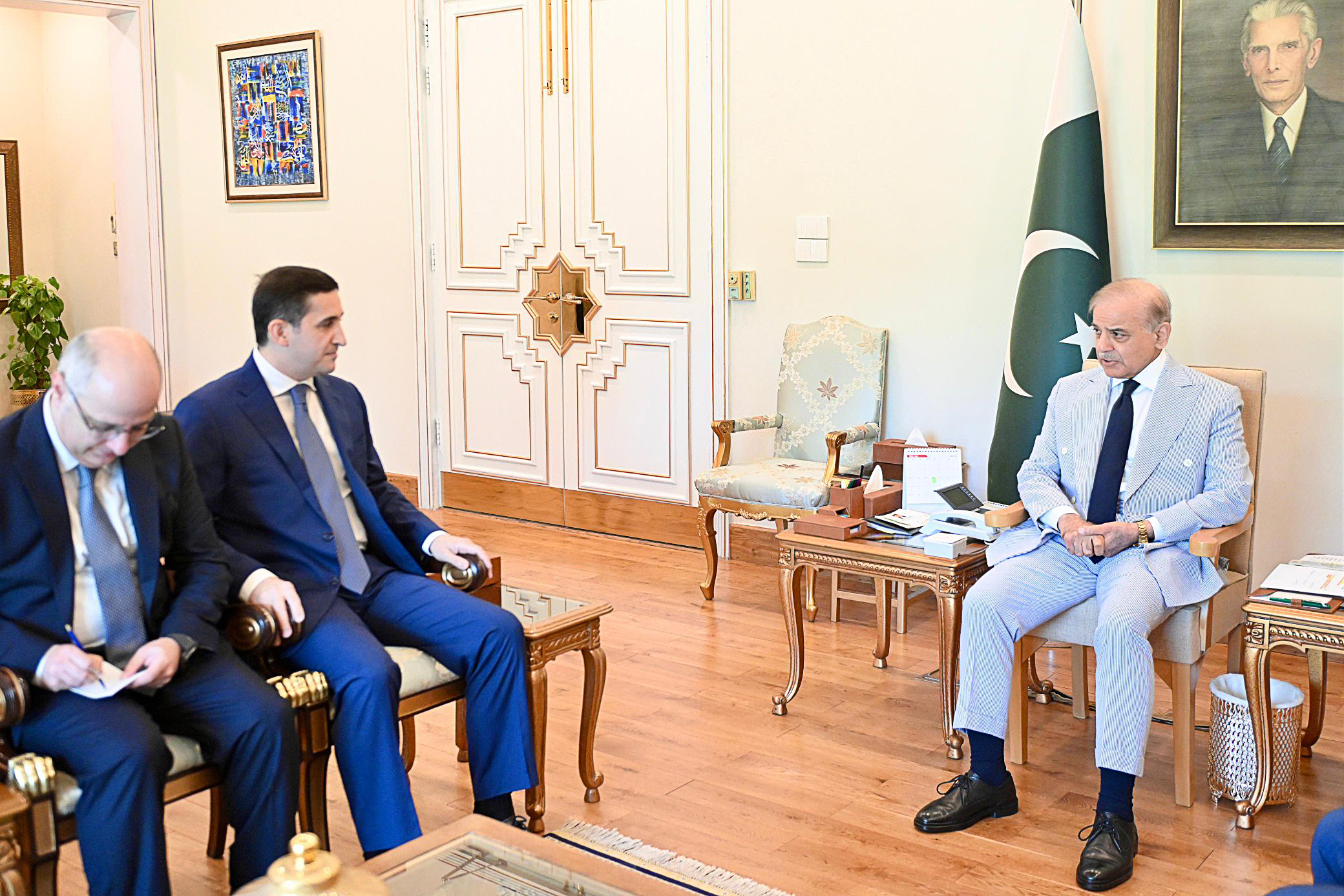 Pakistan İslam Respublikasının Baş naziri Fərid Əhmədovu qəbul edib