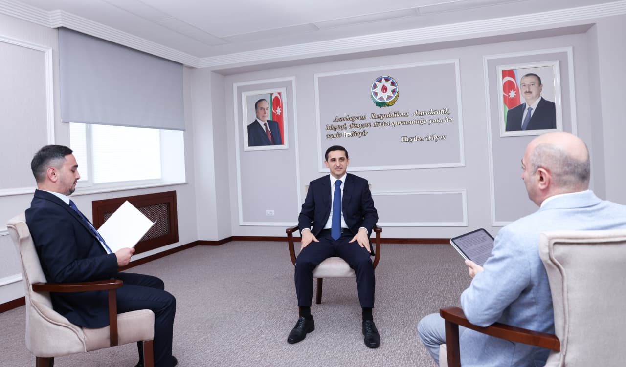 Ədliyyə naziri Fərid Əhmədov ədliyyə sistemində həyata keçirilən islahatlar və tətbiq edilən yeni yanaşmalarla bağlı  İTV və Report İnformasiya Agentliyinə müsahibə verib