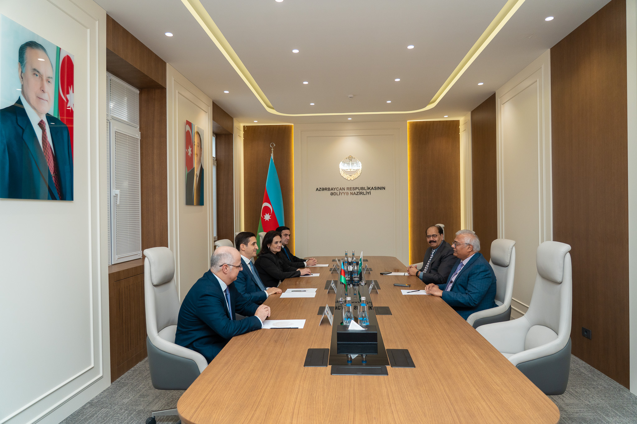 Ədliyyə naziri Pakistanın Federal Konstitusiya Məhkəməsinin sədri ilə görüşüb