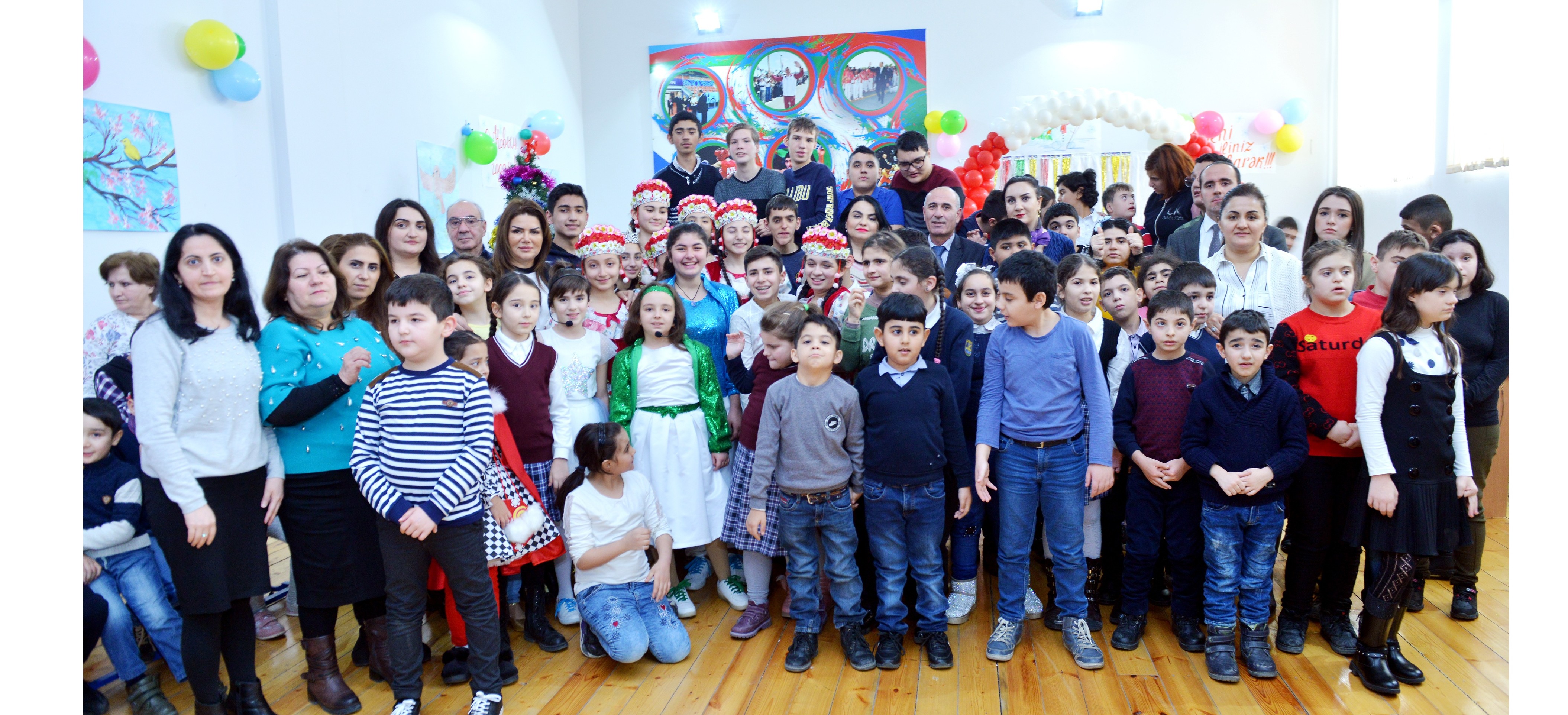 Ədliyyə işçiləri xüsusi qayğıya ehtiyacı olan uşaqlara baş çəkiblər