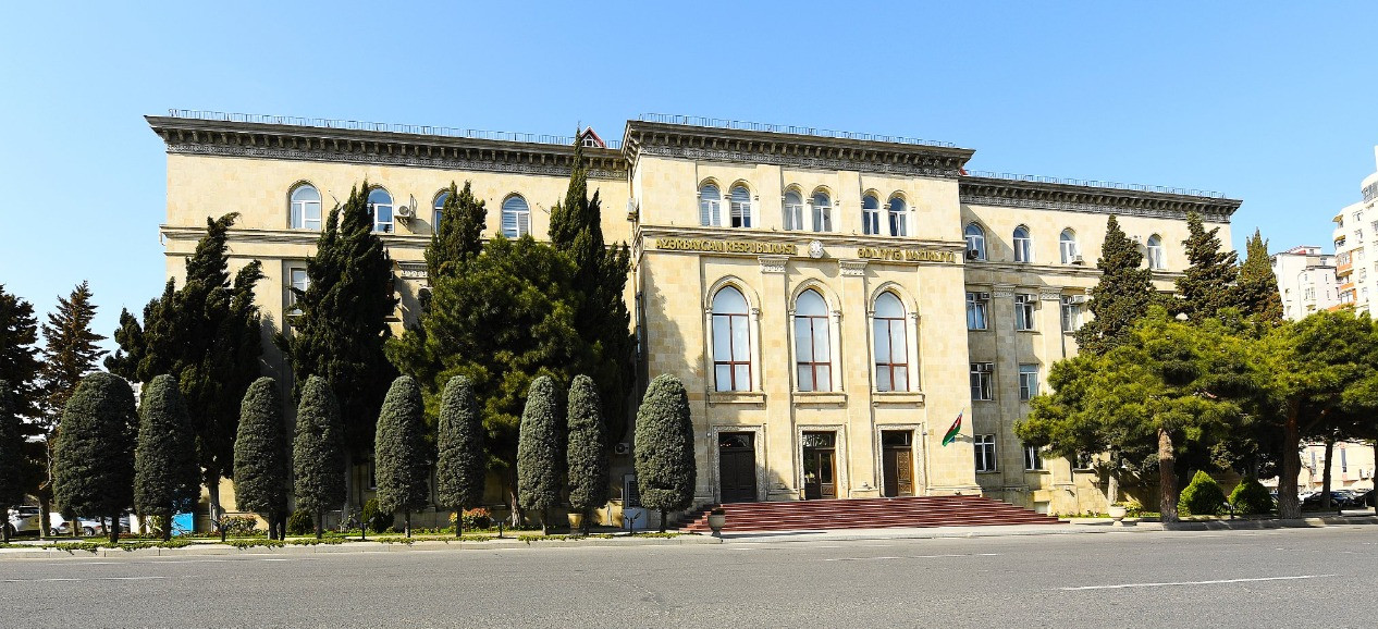 Ədliyyə orqanlarına qulluğa qəbul üzrə növbəti müsabiqənin söhbət mərhələsinə buraxılmış namizədlərin nəzərinə