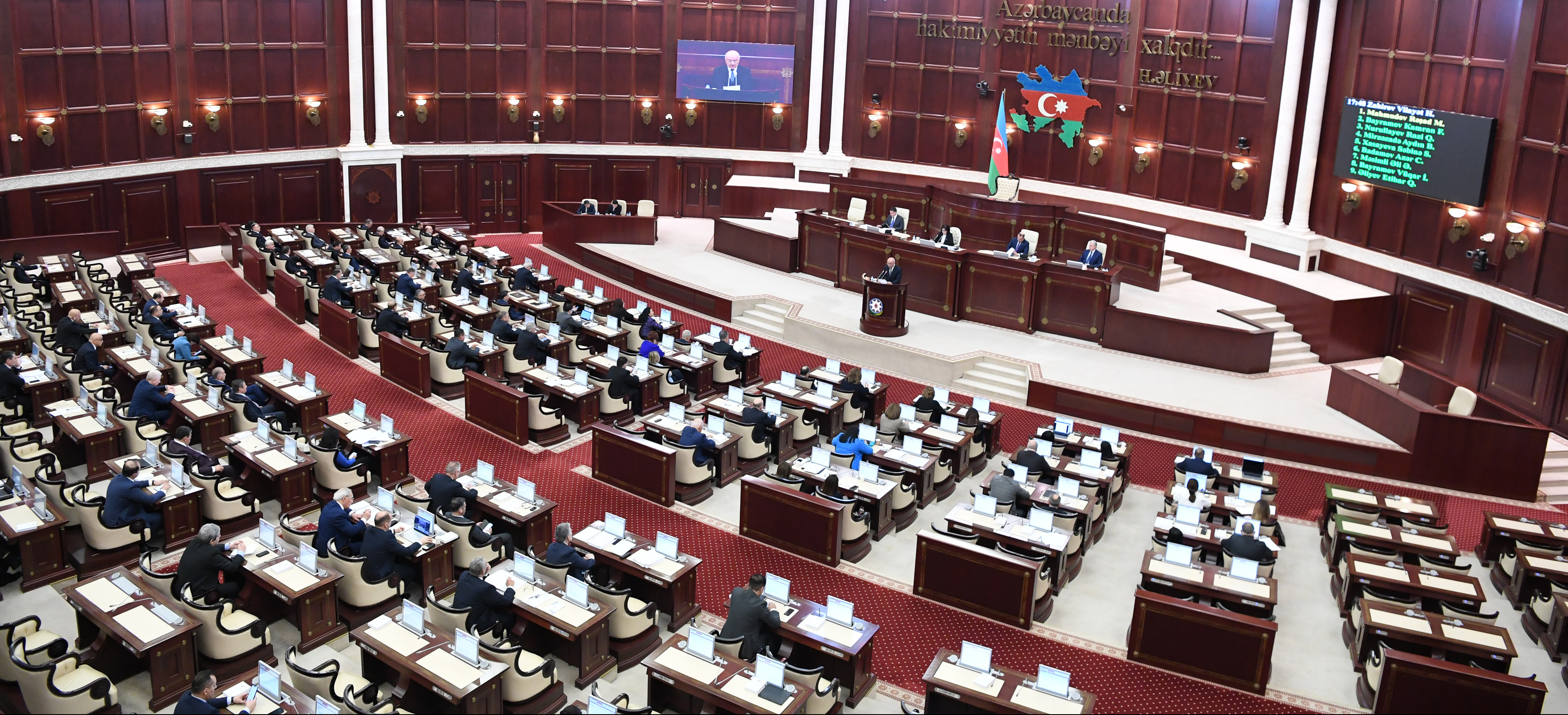 Milli Məclisin plenar iclasında Bələdiyyələrin fəaliyyətinə inzibati nəzarəti həyata keçirən orqanın illik məruzəsi dinlənilib